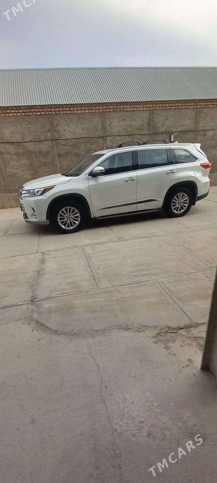 Toyota Highlander 2017 - 480 000 TMT - Kaka - img 1