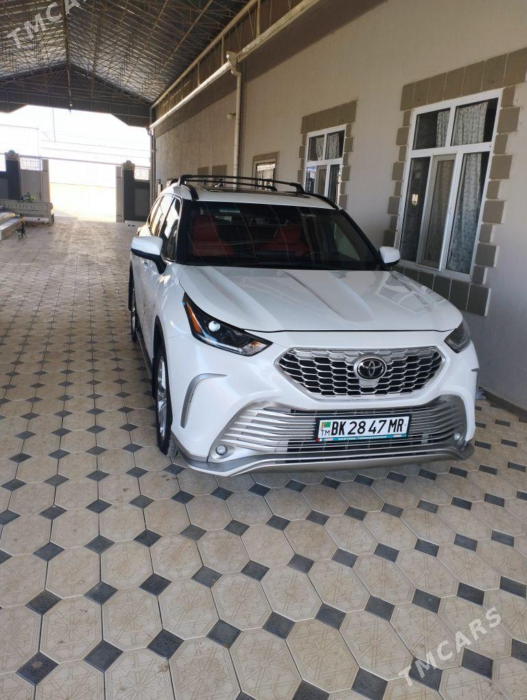 Toyota Highlander 2022 - 560 000 TMT - Мары - img 1