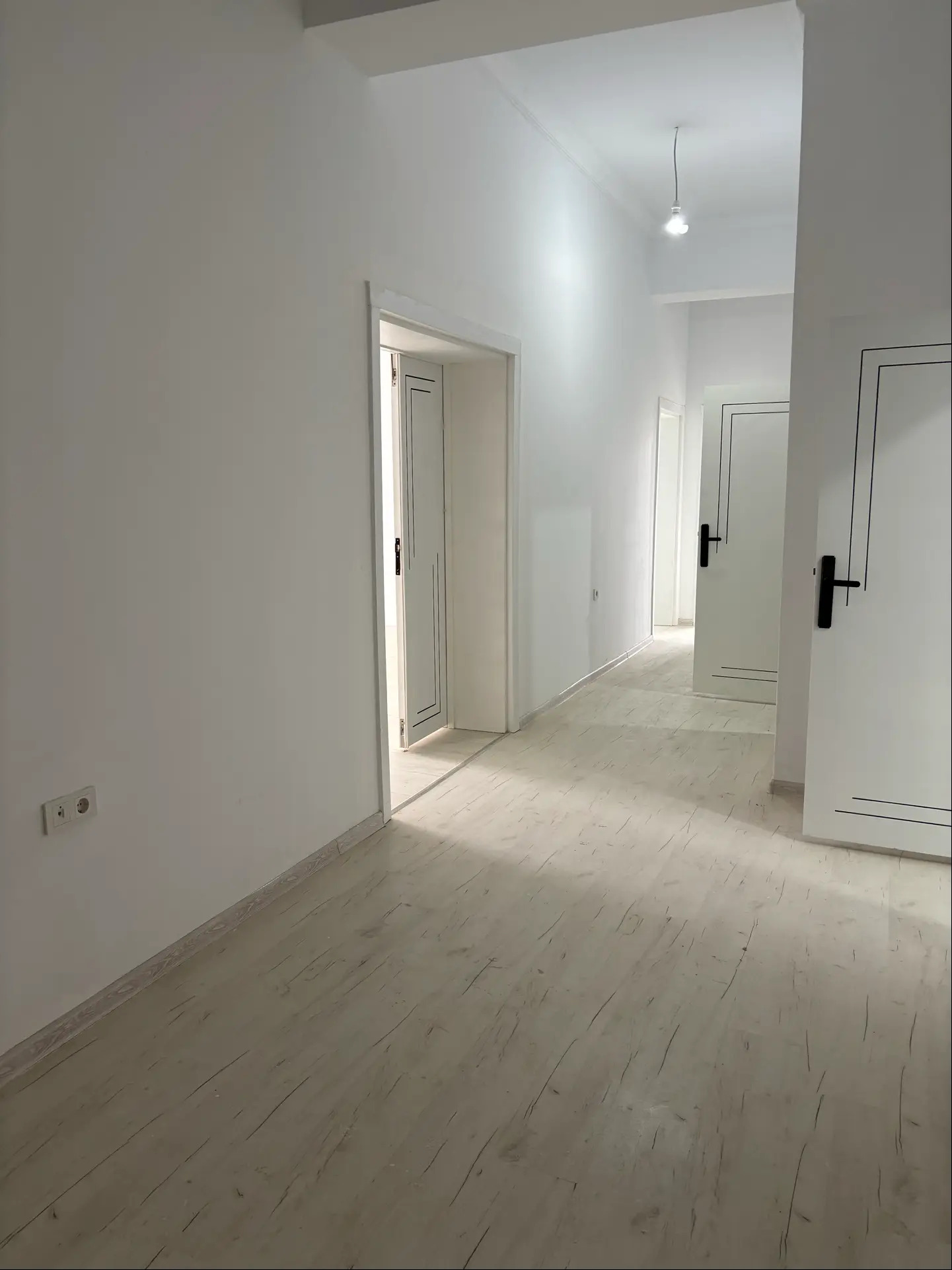 Senagat bank, Poluelitka 3 kom - Änew - img 1