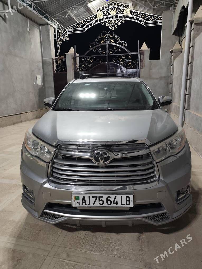 Toyota Highlander 2015 - 420 000 TMT - Saýat - img 1