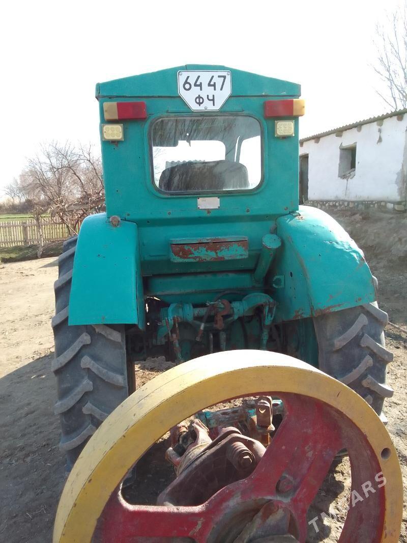 MTZ T-28 1990 - 40 000 TMT - Hojambaz - img 1