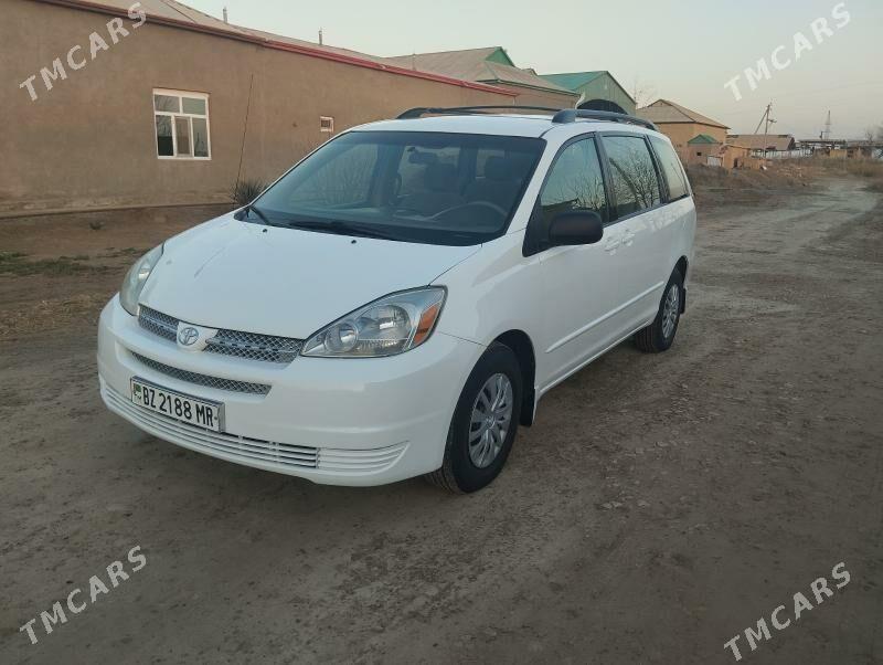 Toyota Sienna 2005 - 250 000 TMT - Мары - img 1