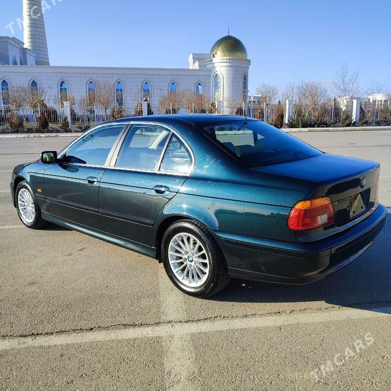 BMW E39 2002 - 117 000 TMT - Балканабат - img 1