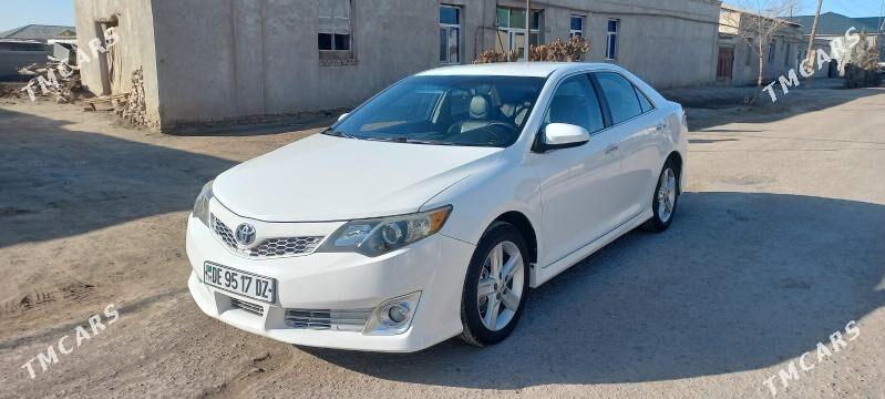 Toyota Camry 2013 - 235 000 TMT - Дашогуз - img 1