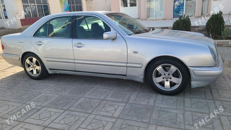 Mercedes-Benz E320 2000 - 100 000 TMT - Türkmenabat - img 1