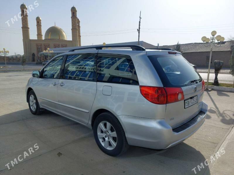 Toyota Sienna 2006 - 165 000 TMT - Türkmenabat - img 1