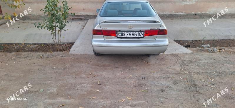 Toyota Camry 2001 - 200 000 TMT - Кёнеургенч - img 1