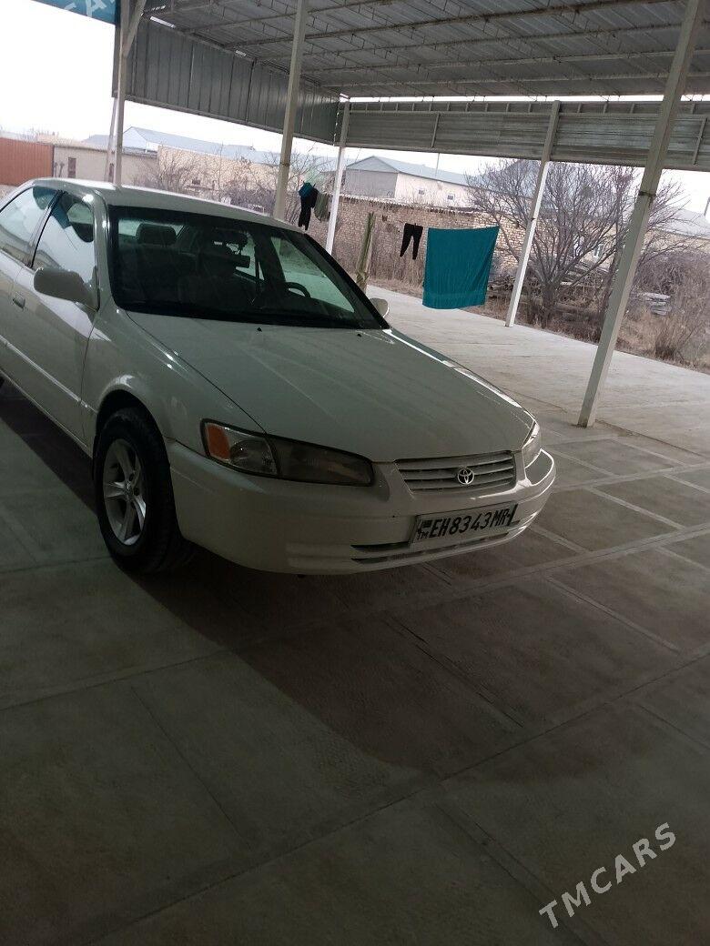 Toyota Camry 1998 - 130 000 TMT - Сакарчага - img 1