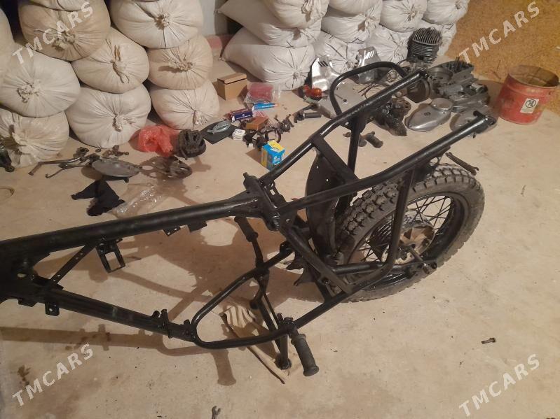 Iž Planeta 4 2016 - 20 000 TMT - Gubadag - img 1