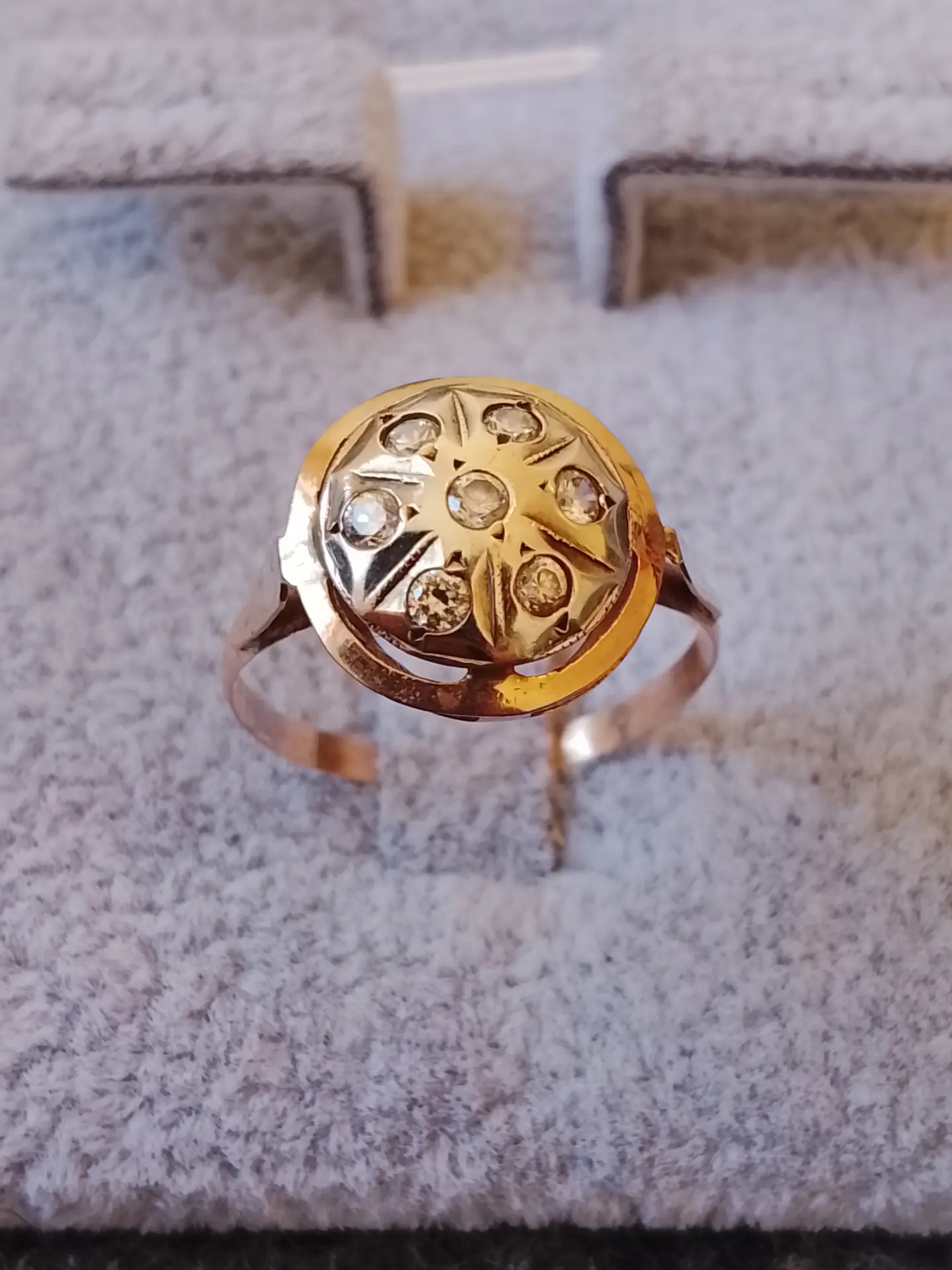 Gyzyl yuzik - Aşgabat - img 1