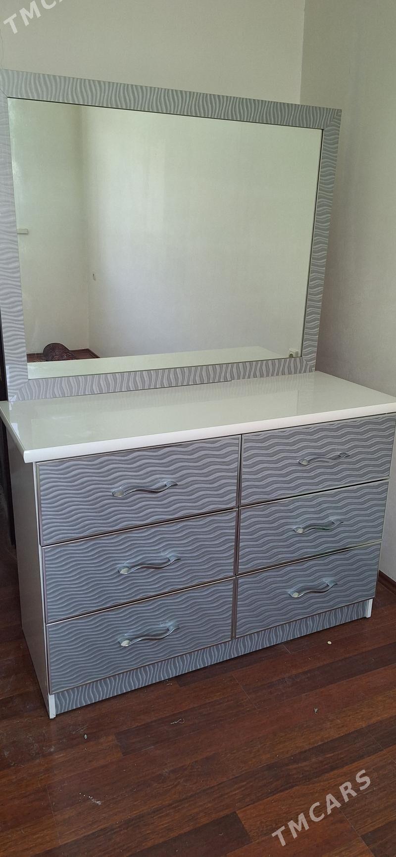 aynaly komod - Балканабат - img 1