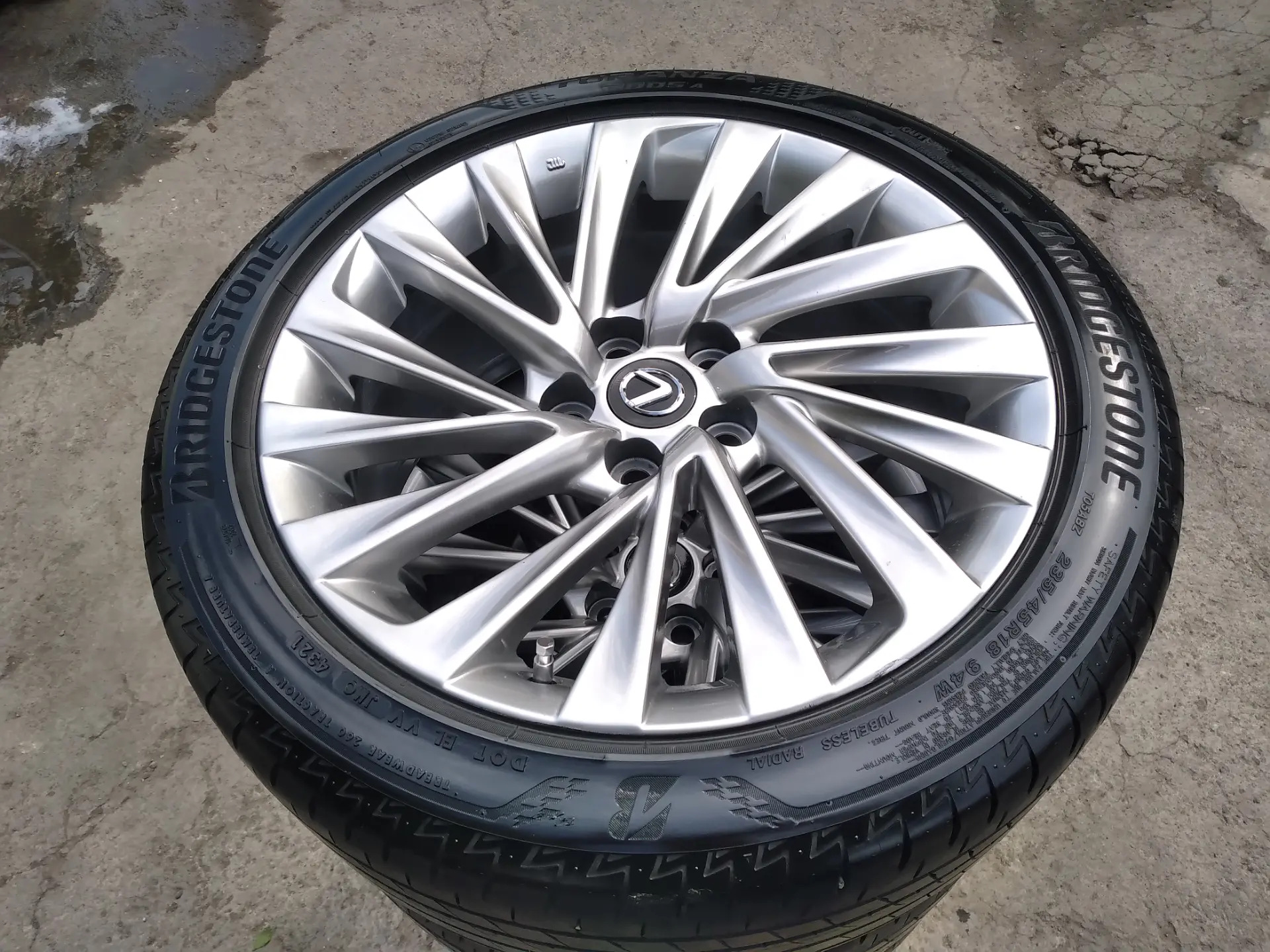 21 Lexus disga teker 18. 10 500 TMT - Hitrowka - img 1