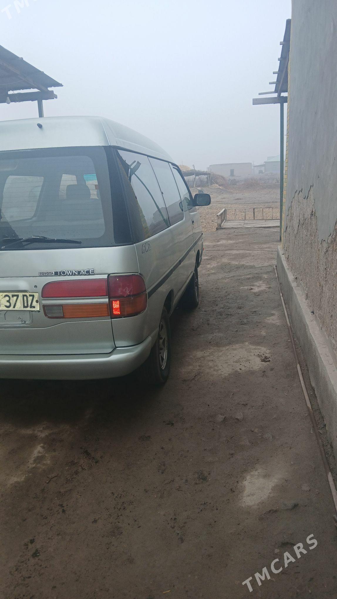 Toyota Town Ace 1992 - 50 000 TMT - Губадаг - img 1