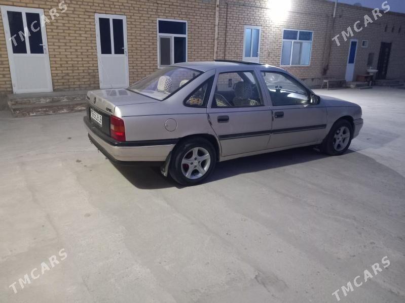 Opel Vectra 1990 - 40 000 TMT - Чарджоу - img 1