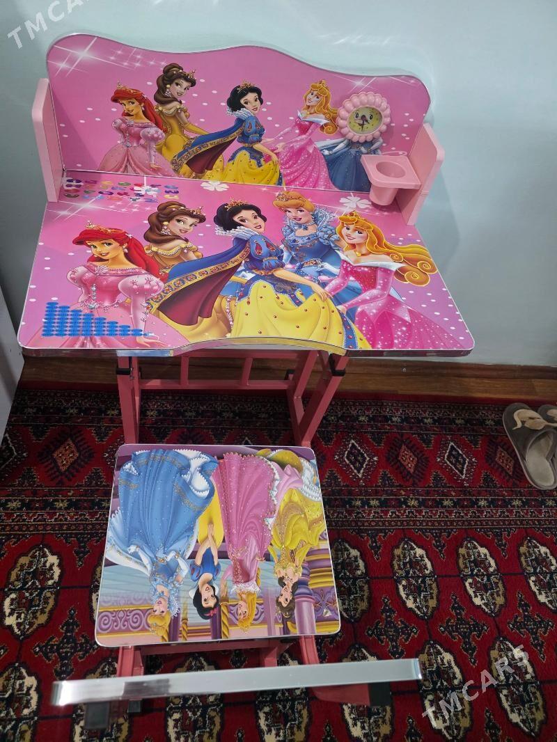 Стол и стул - 30 мкр - img 1