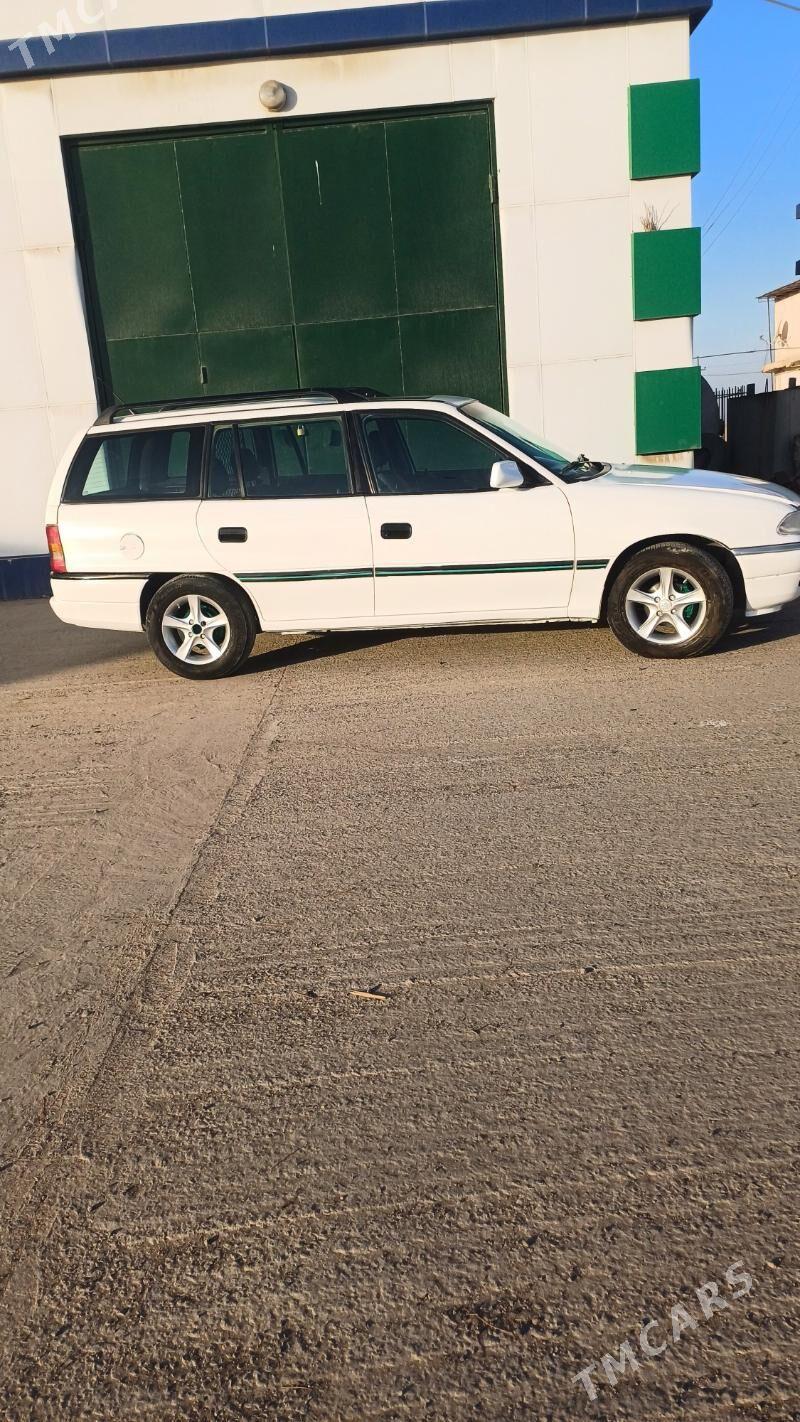 Opel Astra 1994 - 38 000 TMT - Dänew - img 1