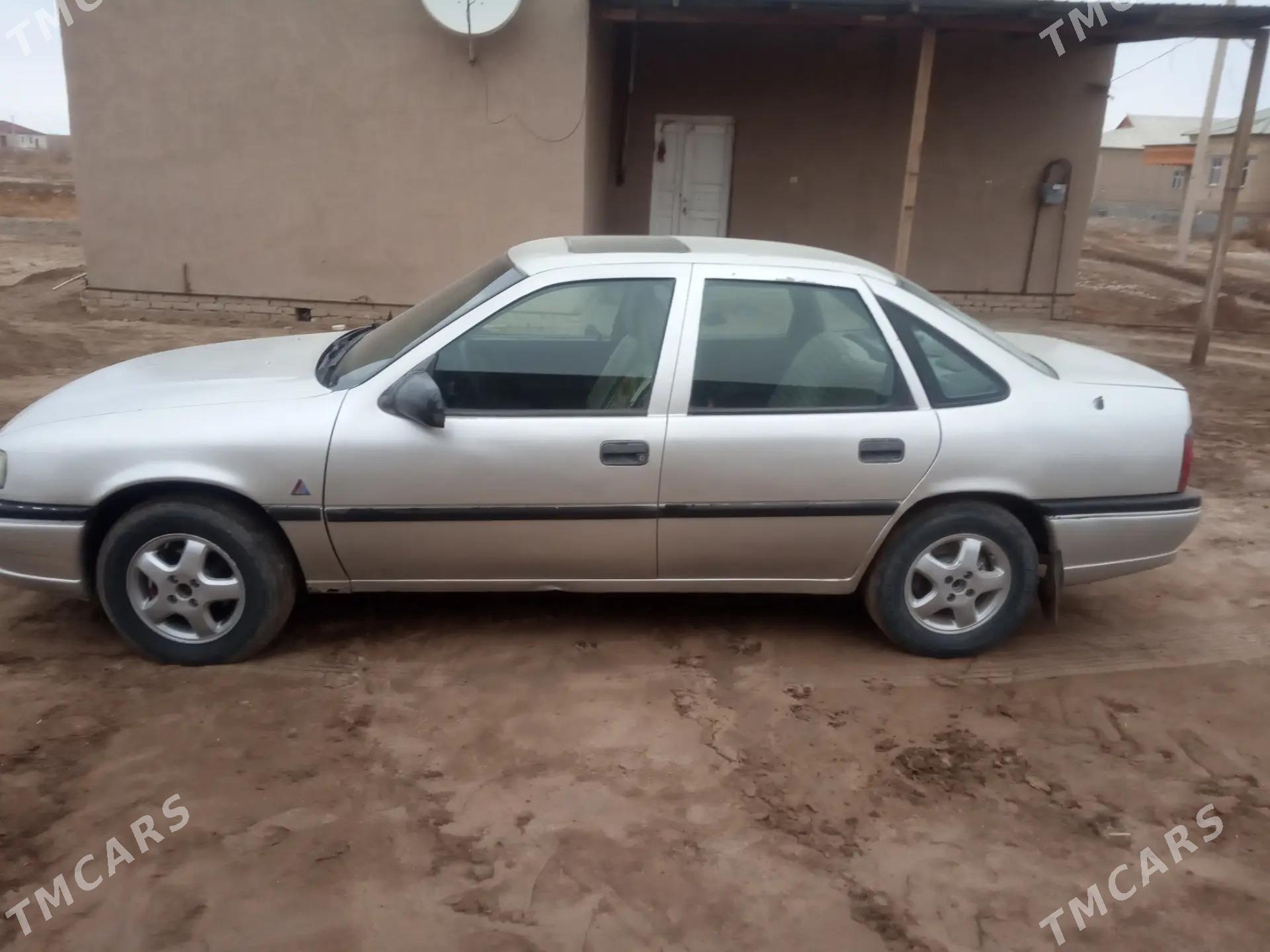 Opel Vectra 1994 - 45 000 TMT - Гурбансолтан Едже - img 1