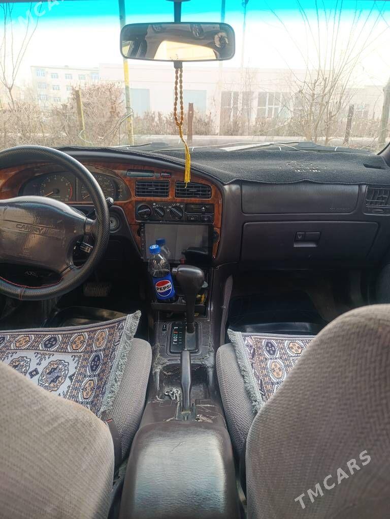 Toyota Camry 1995 - 100 000 TMT - Байрамали - img 1
