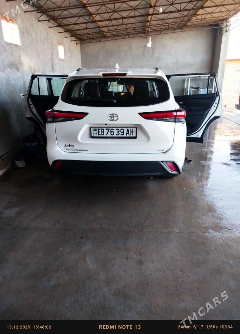 Toyota Highlander 2021 - 550 000 TMT - Теджен - img 1