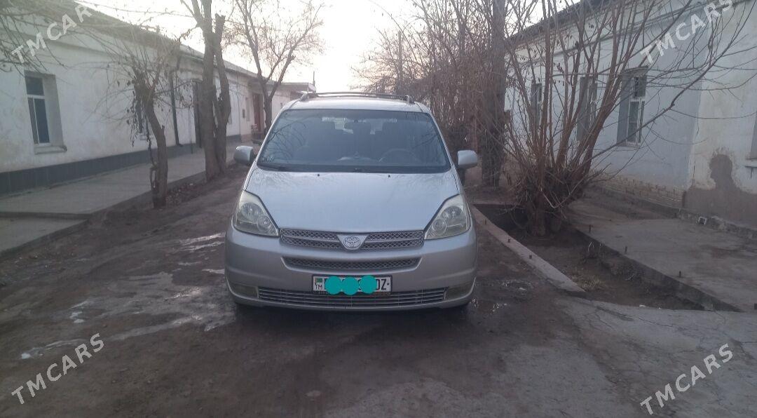 Toyota Sienna 2004 - 260 000 TMT - Кёнеургенч - img 1