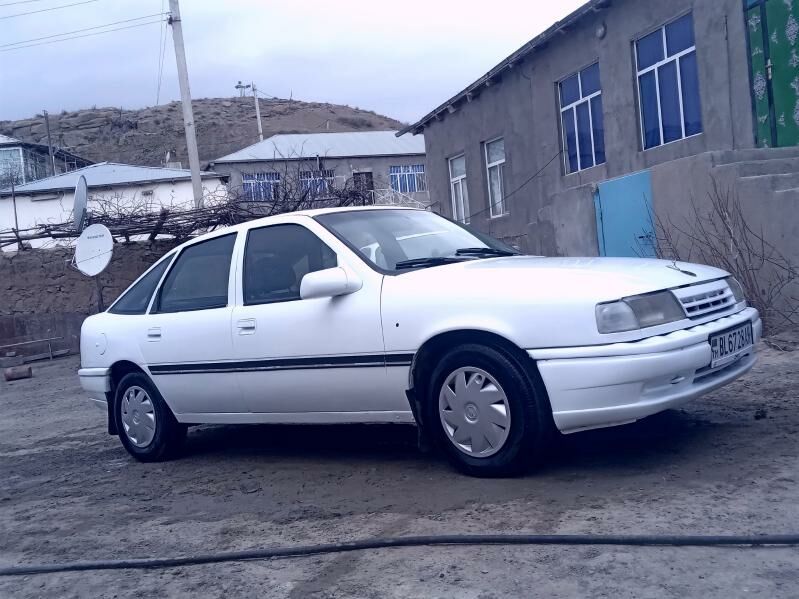 Opel Vectra 1992 - 35 000 TMT - Бахарден - img 1