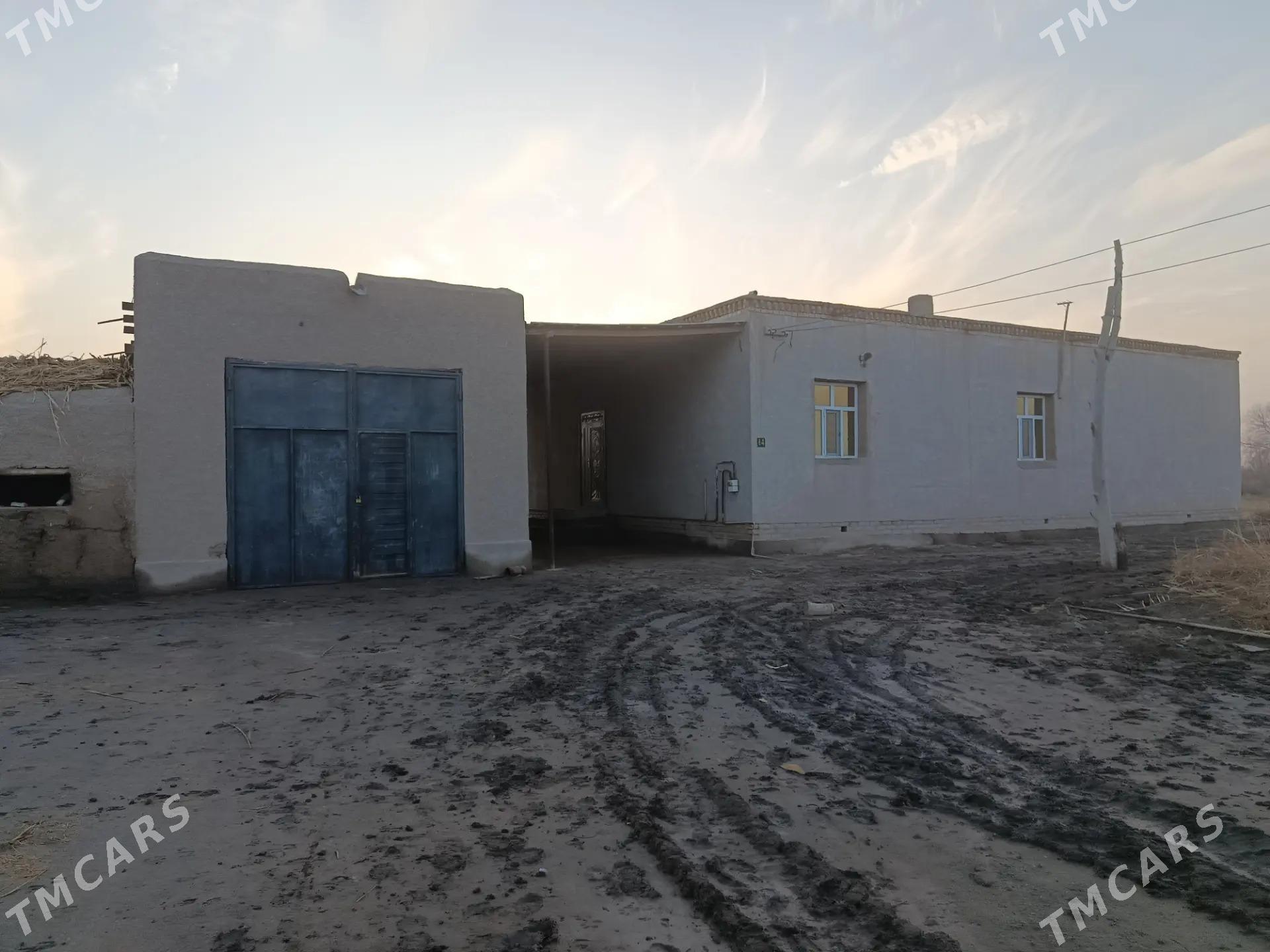 gorelde geneslik.27nji baz - Türkmenbaşy etr. - img 1