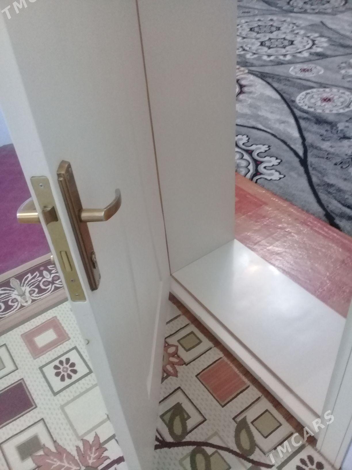 gapy icki gapy apsipka gapy - Jebel - img 1