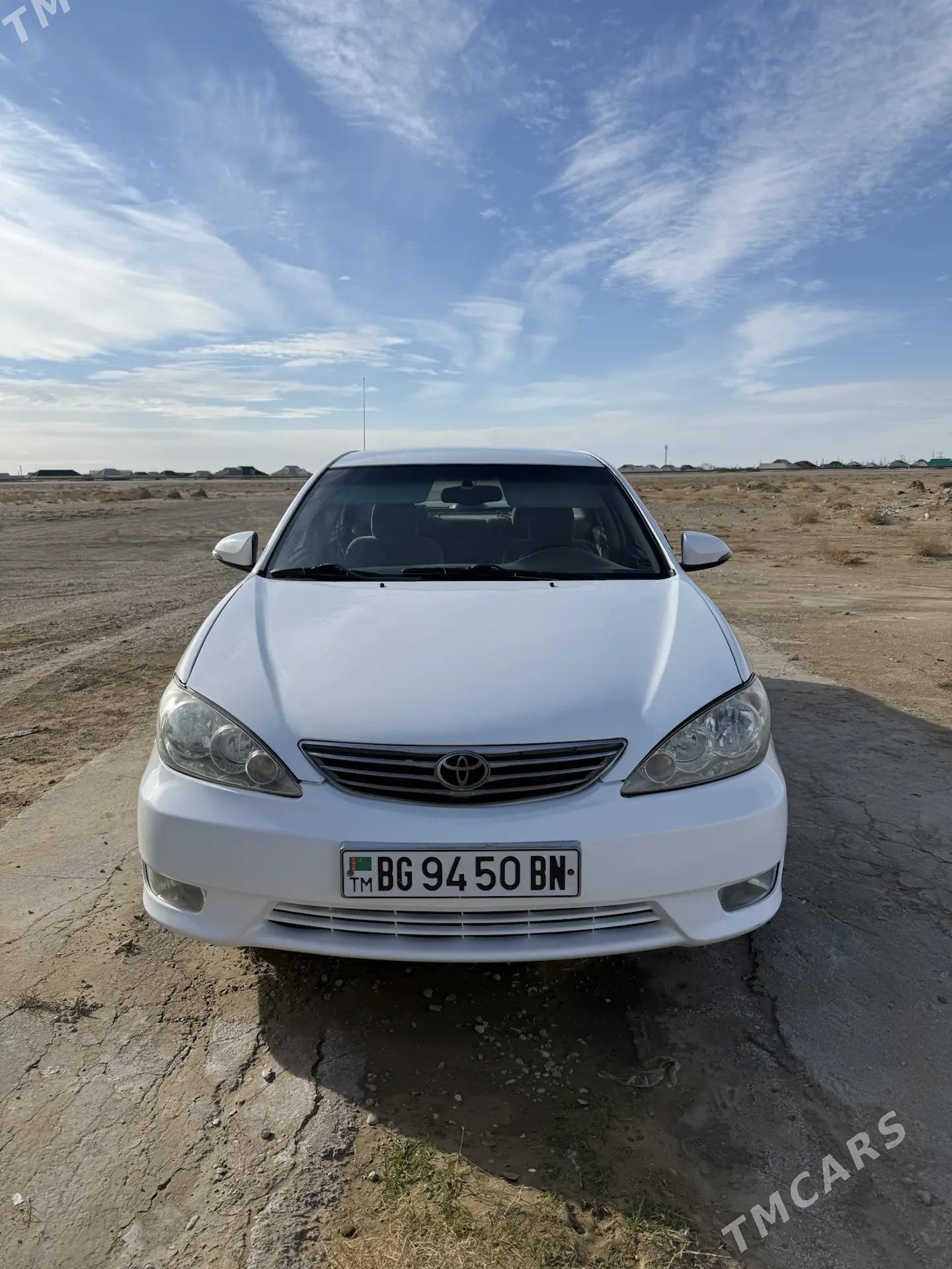 Toyota Camry 2004 - 140 000 TMT - Балканабат - img 1