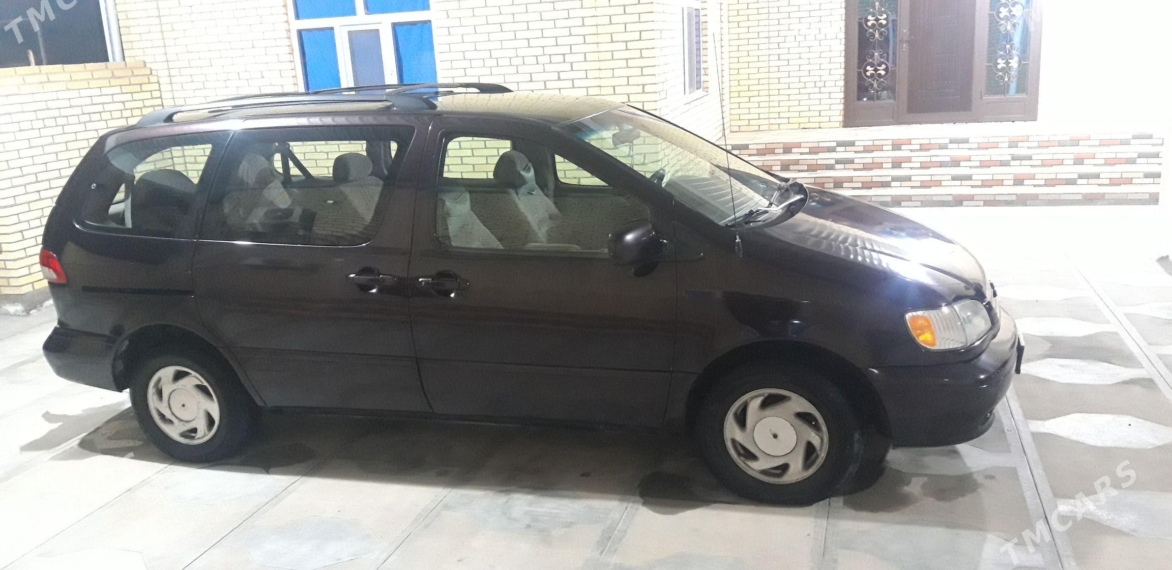 Toyota Sienna 2002 - 168 000 TMT - Mary - img 1