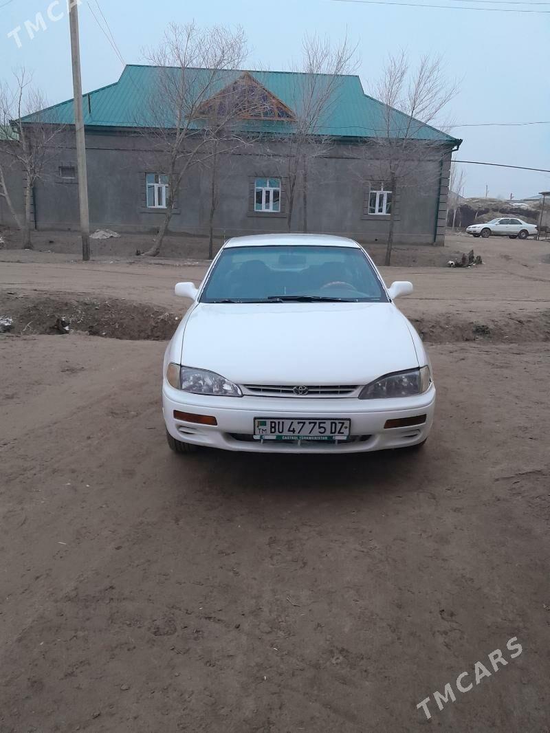 Toyota Camry 1995 - 70 000 TMT - Акдепе - img 1