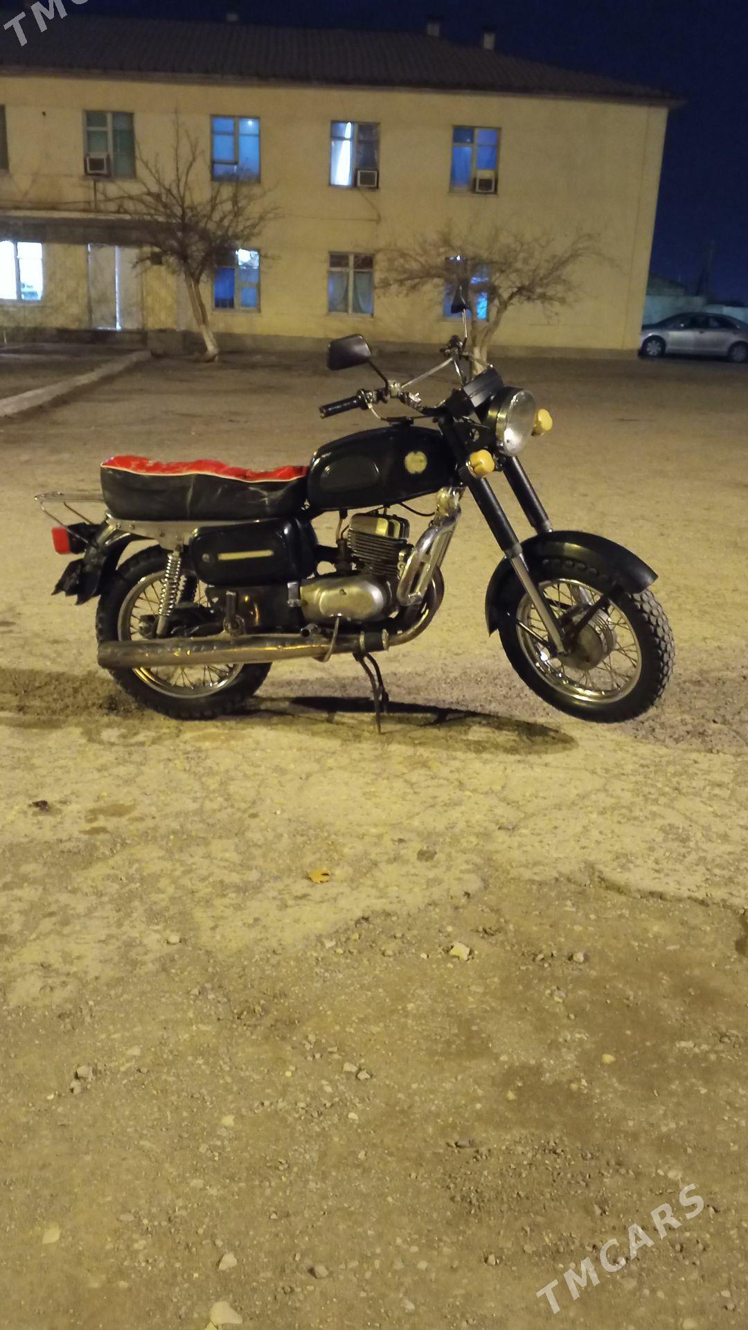 Iž Planeta 1980 - 6 000 TMT - Gyzylarbat - img 1