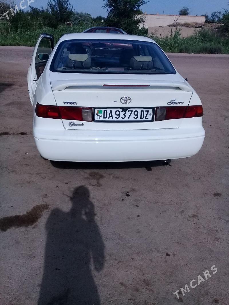 Toyota Camry 2001 - 130 000 TMT - Гурбансолтан Едже - img 1