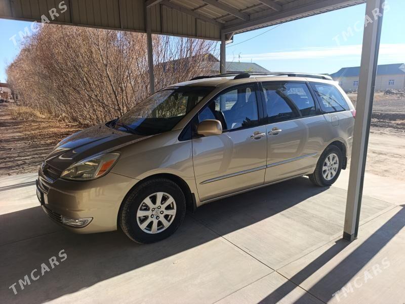 Toyota Sienna 2005 - 260 000 TMT - Кёнеургенч - img 1