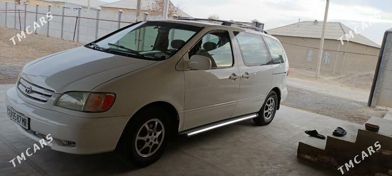 Toyota Sienna 2002 - 210 000 TMT - Мары - img 1