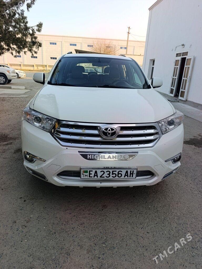 Toyota Highlander 2011 - 320 000 TMT - Bäherden - img 1