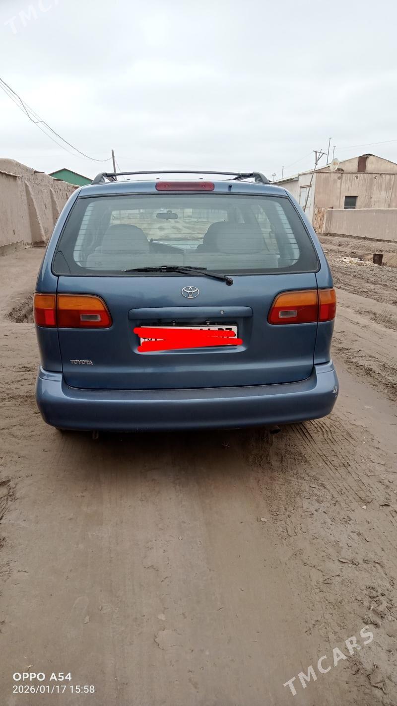 Toyota Sienna 1999 - 160 000 TMT - Köneürgenç - img 1