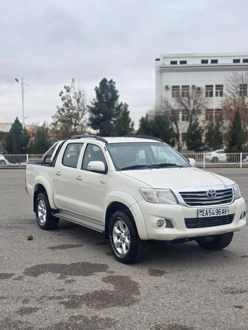 Toyota Hilux 2013 - 275 000 TMT - Bedew - img 1