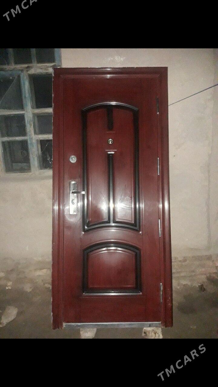 Demir gapy  zawodiskoý - Гурбансолтан Едже - img 1