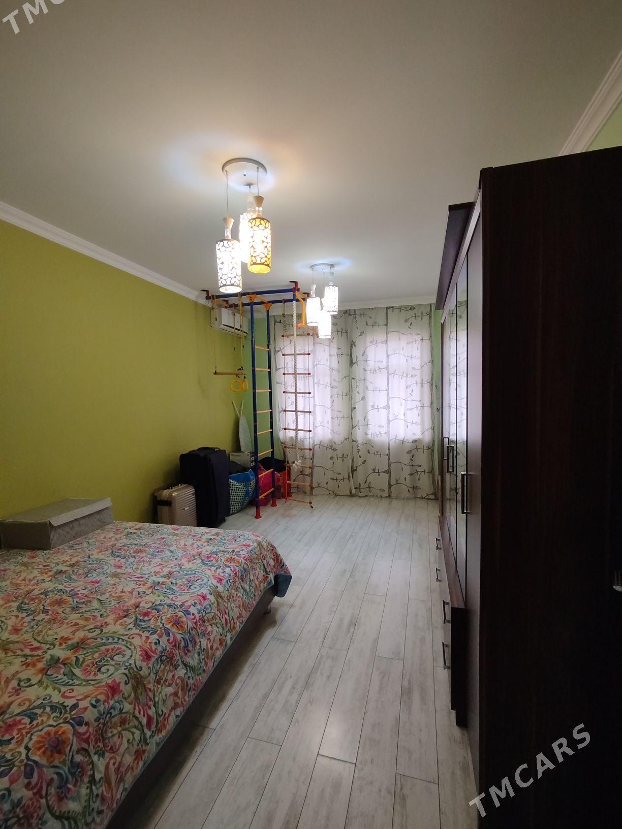 Ýubeýniý Mir 4 - Мир 4 - img 1