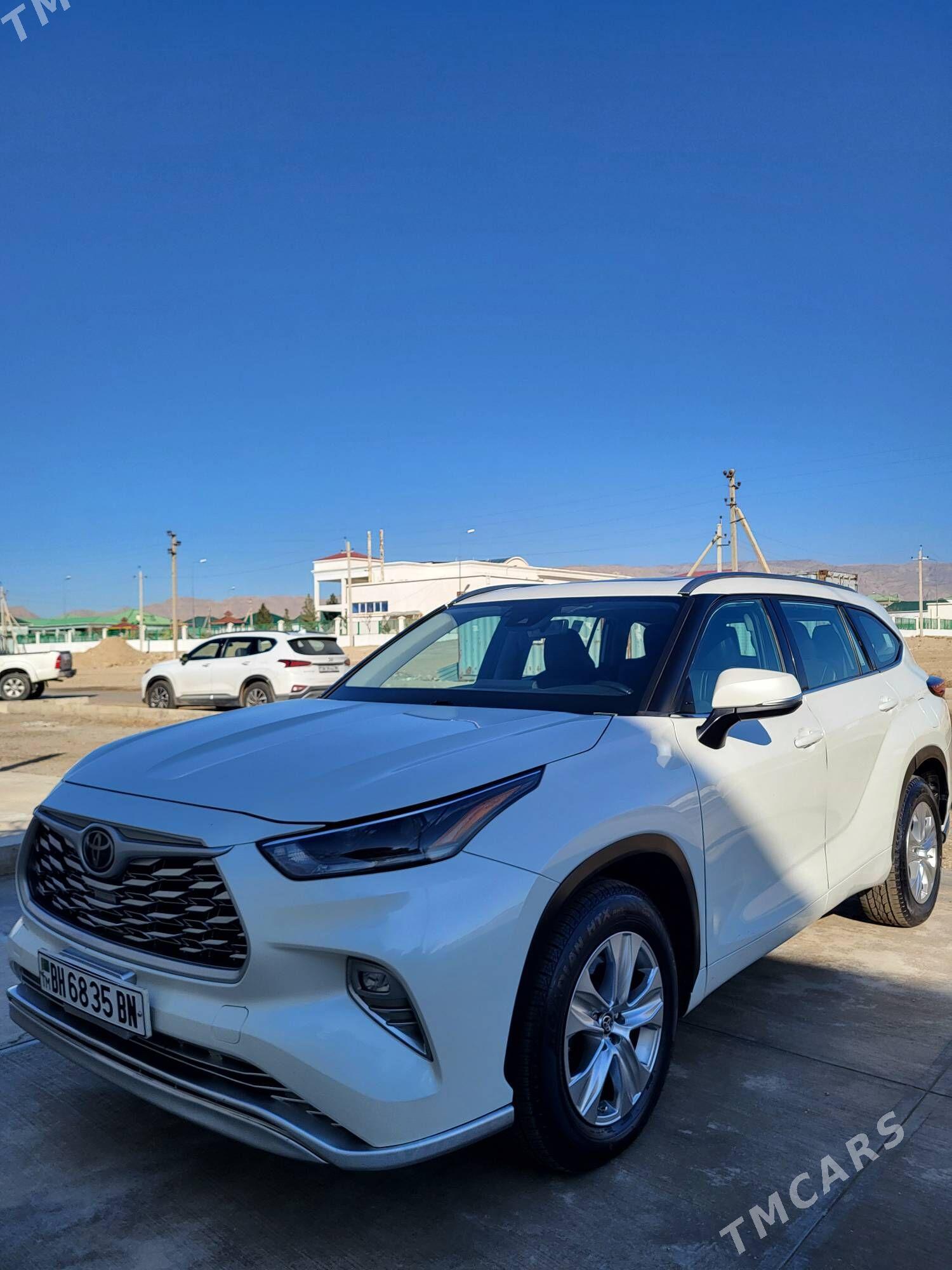 Toyota Highlander 2021 - 620 000 TMT - Балканабат - img 1