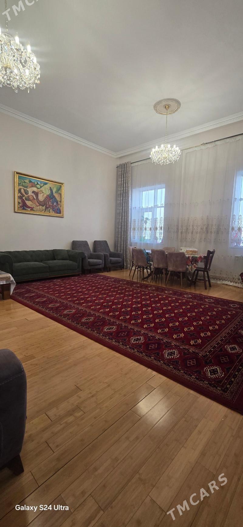 MOSKOWSKI ELITKA..ЭЛИТКА 4 KOM - Moskowskiý köç. (10 ýyl abadançylyk şaýoly) - img 1