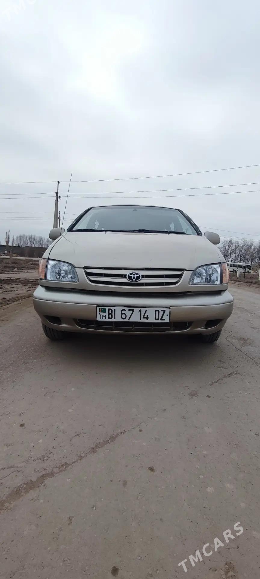 Toyota Sienna 2000 - 170 000 TMT - Кёнеургенч - img 1