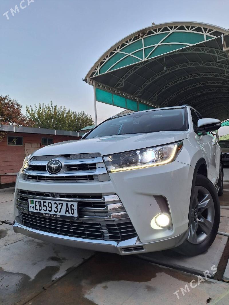 Toyota Highlander 2017 - 600 000 TMT - Büzmeýin - img 1