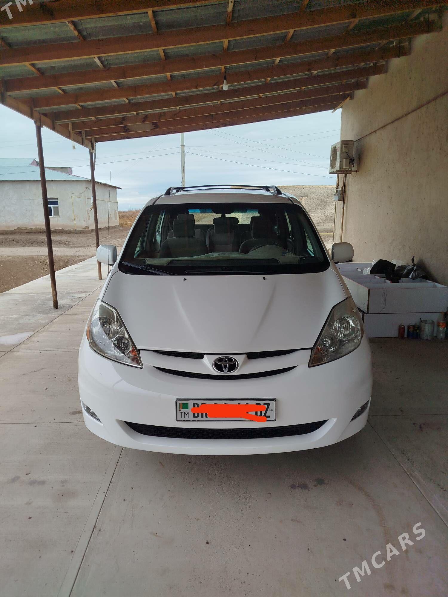 Toyota Sienna 2006 - 230 000 TMT - Boldumsaz - img 1
