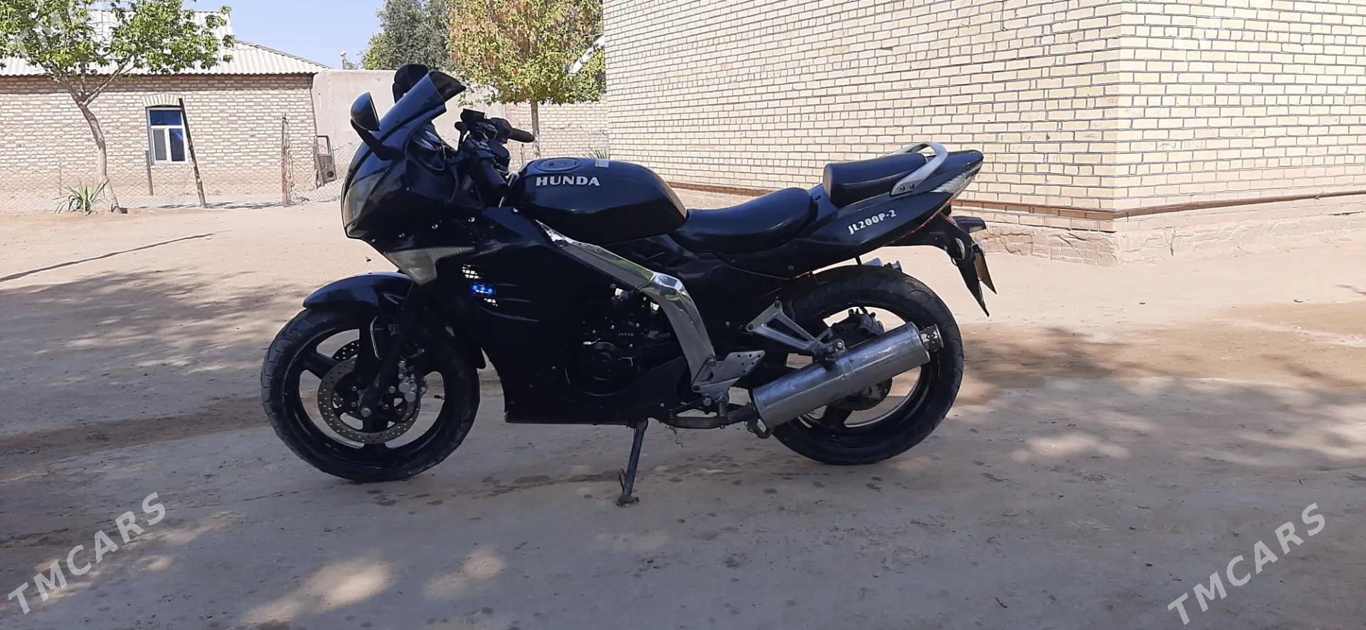 Honda S2000 2000 - 25 000 TMT - Ёлётен - img 1