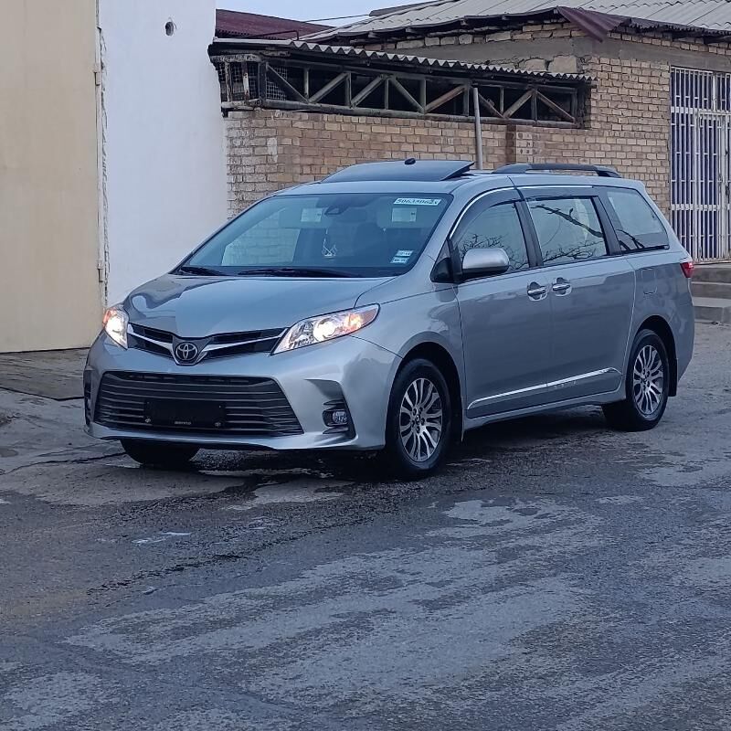 Toyota Sienna 2019 - 445 000 TMT - Balkanabat - img 1