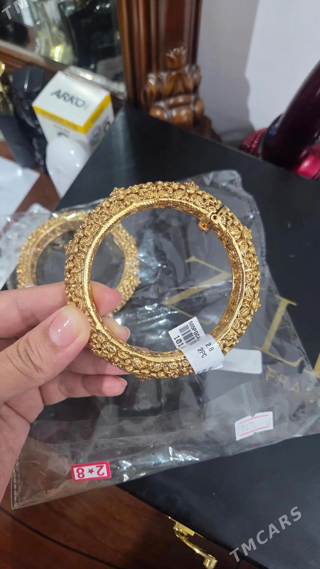 hindi brasleti - 16-njy tapgyr - img 1