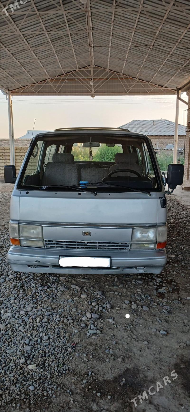 Toyota Hiace 1988 - 60 000 TMT - Mary - img 1