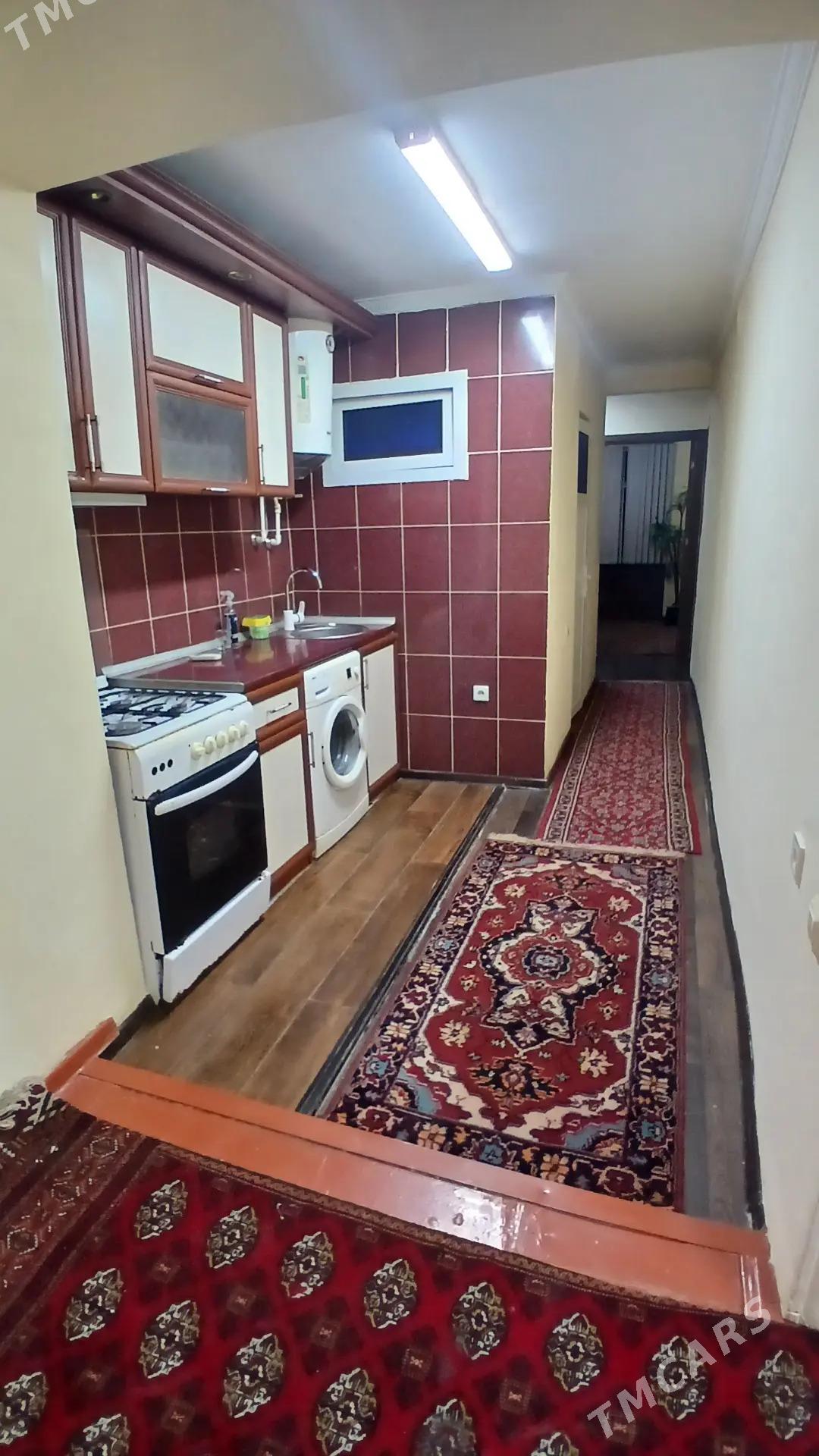 Satlyk 1 etaj 5 mkr 3 komnat - 5 мкр - img 1