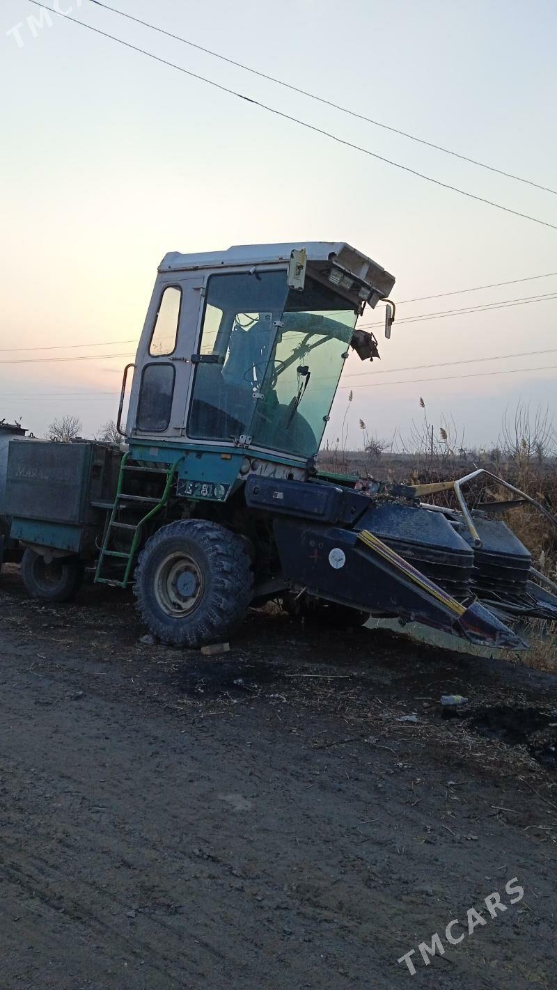 MTZ T-28 2010 - 200 000 TMT - Çärjew - img 1